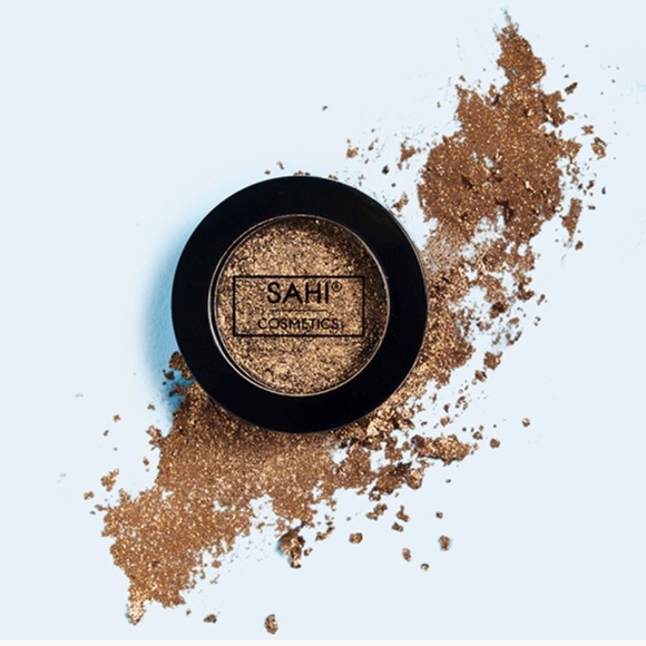 Other - NWT SAHI Cream Metallic Eyeshadow